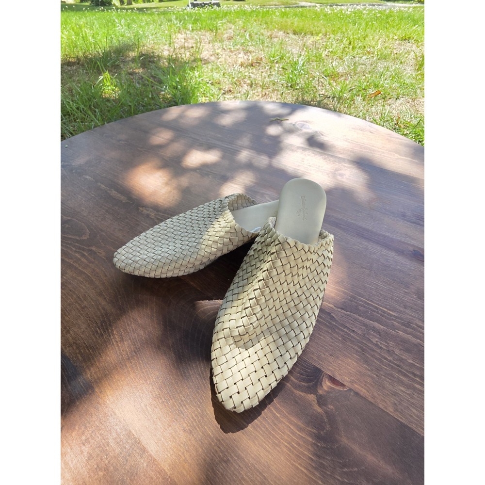Size 9.5- Universal Thread Woven Pointed Toe Slip-On Flats Synthetic